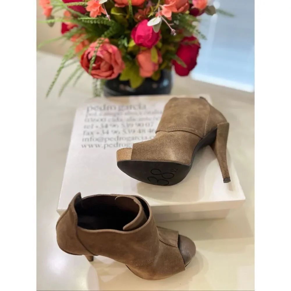 Pedro Garcia Women's Chenoa Peep Toe Stiletto Heel Ankle Bootie Brown Size 38.5